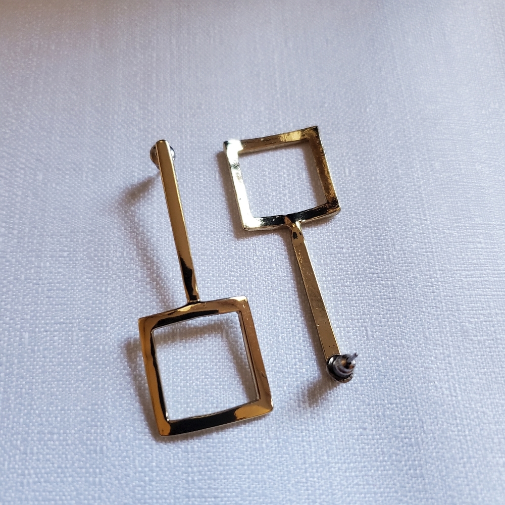 Gold square post hanging earrings‎ - Picture 4 of 10